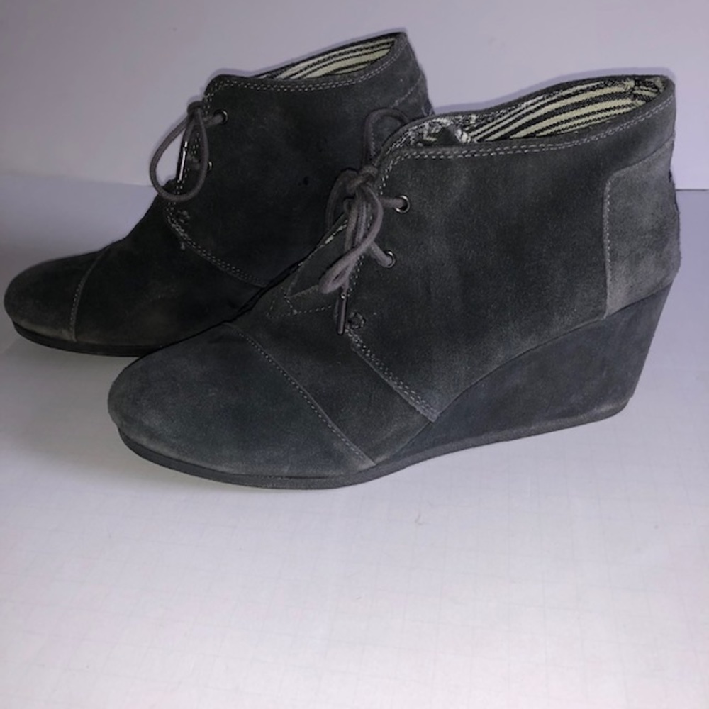 Ladies grey wedge toms